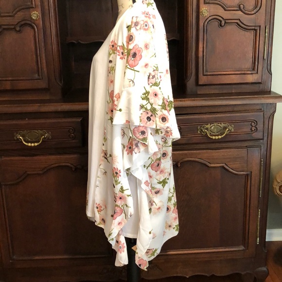 NWT Floral Kimono/Cardigan! - Picture 7 of 7